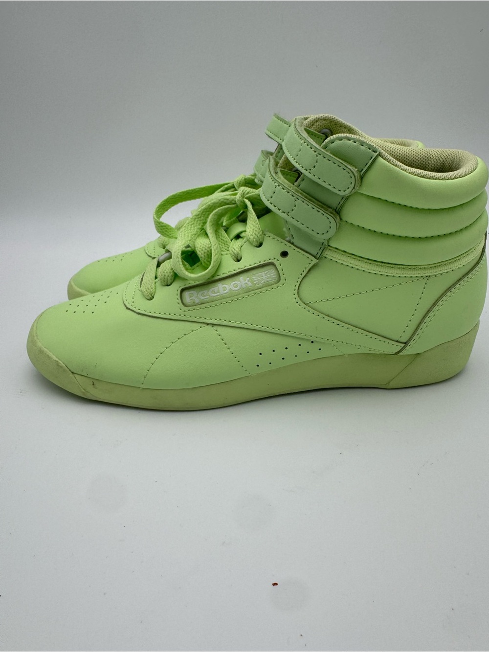 Reebok BS9369 Freestyle Hi Neon Green High Top Sneakers Size 6.5 Women